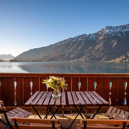 Chalet Seehus Iseltwald Exterior photo
